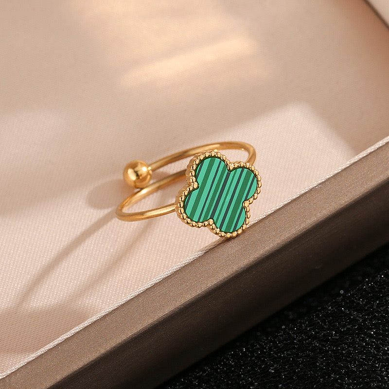 Emerald Clover Ring