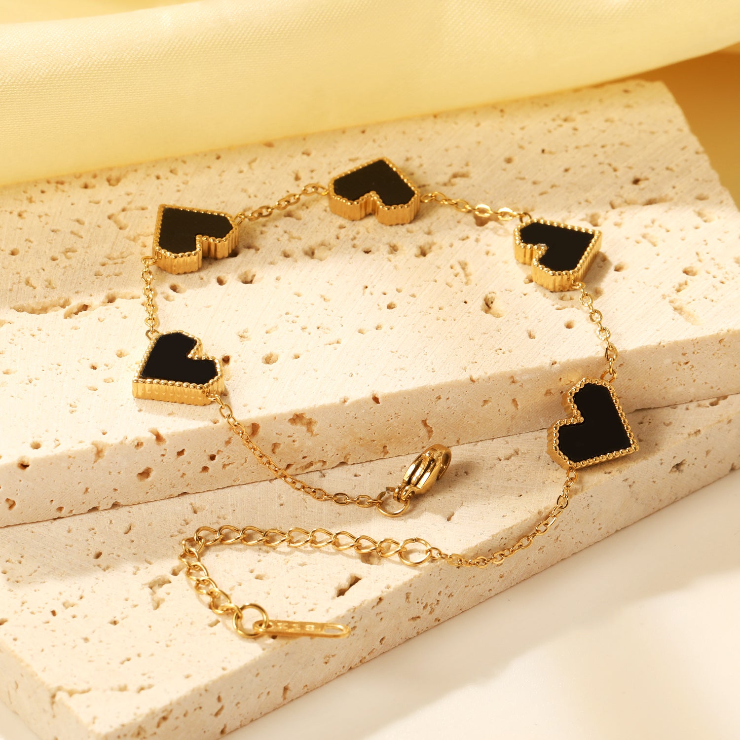 Black Heart Loose Bracelet