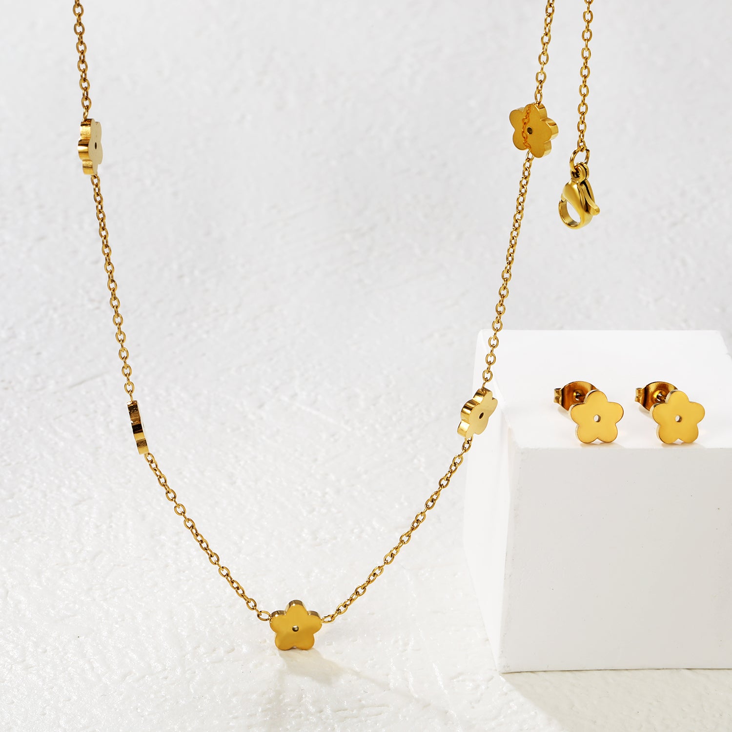 Gold Flower Pendant Set