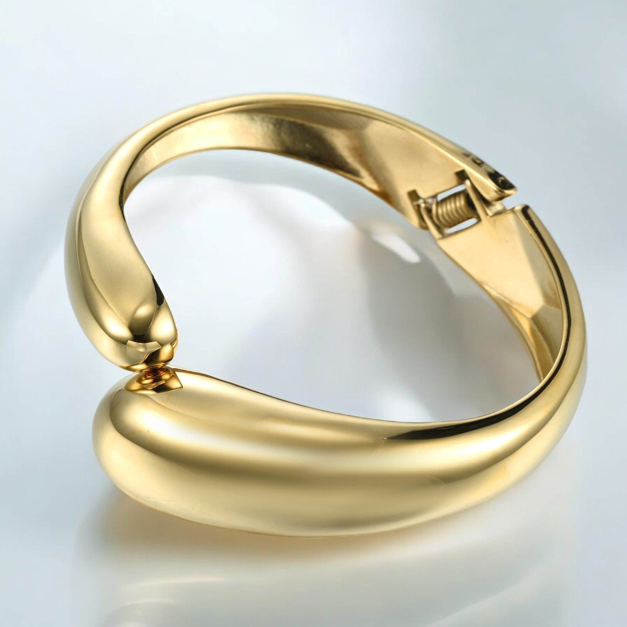 Chic Gilt Cuff