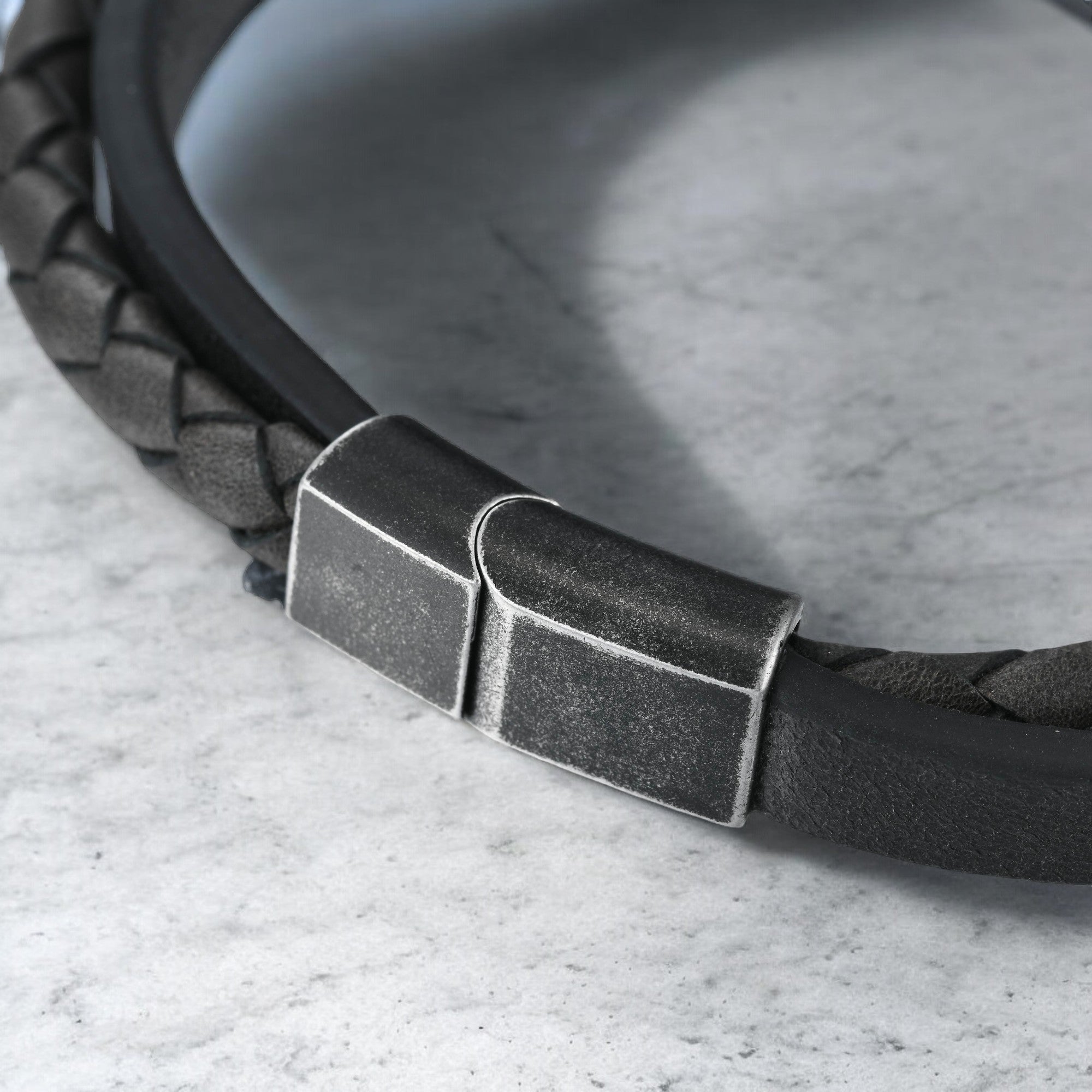 Mens Urban Vanguard Leather Bracelet