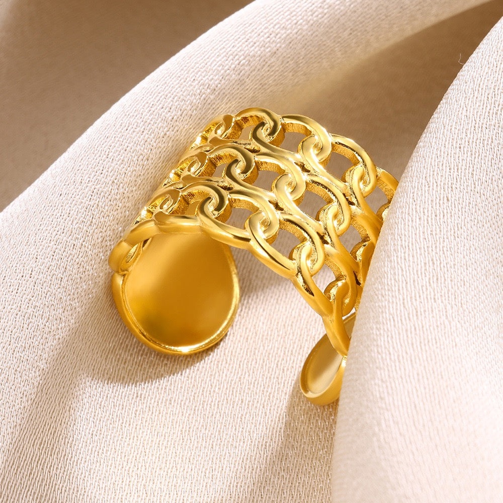 Interlinked Gold Ring