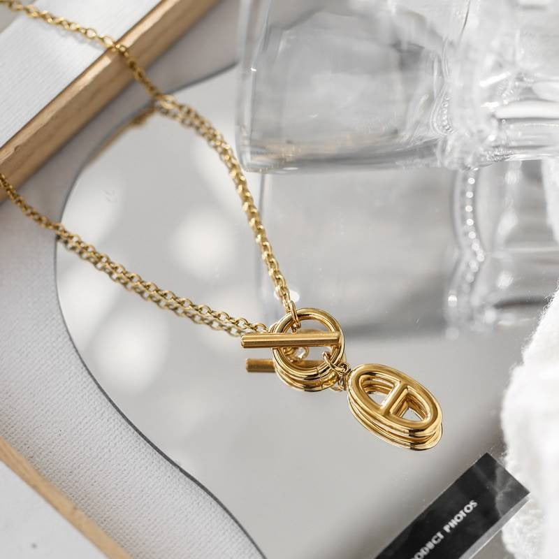 Urban Sleek Gold Necklace