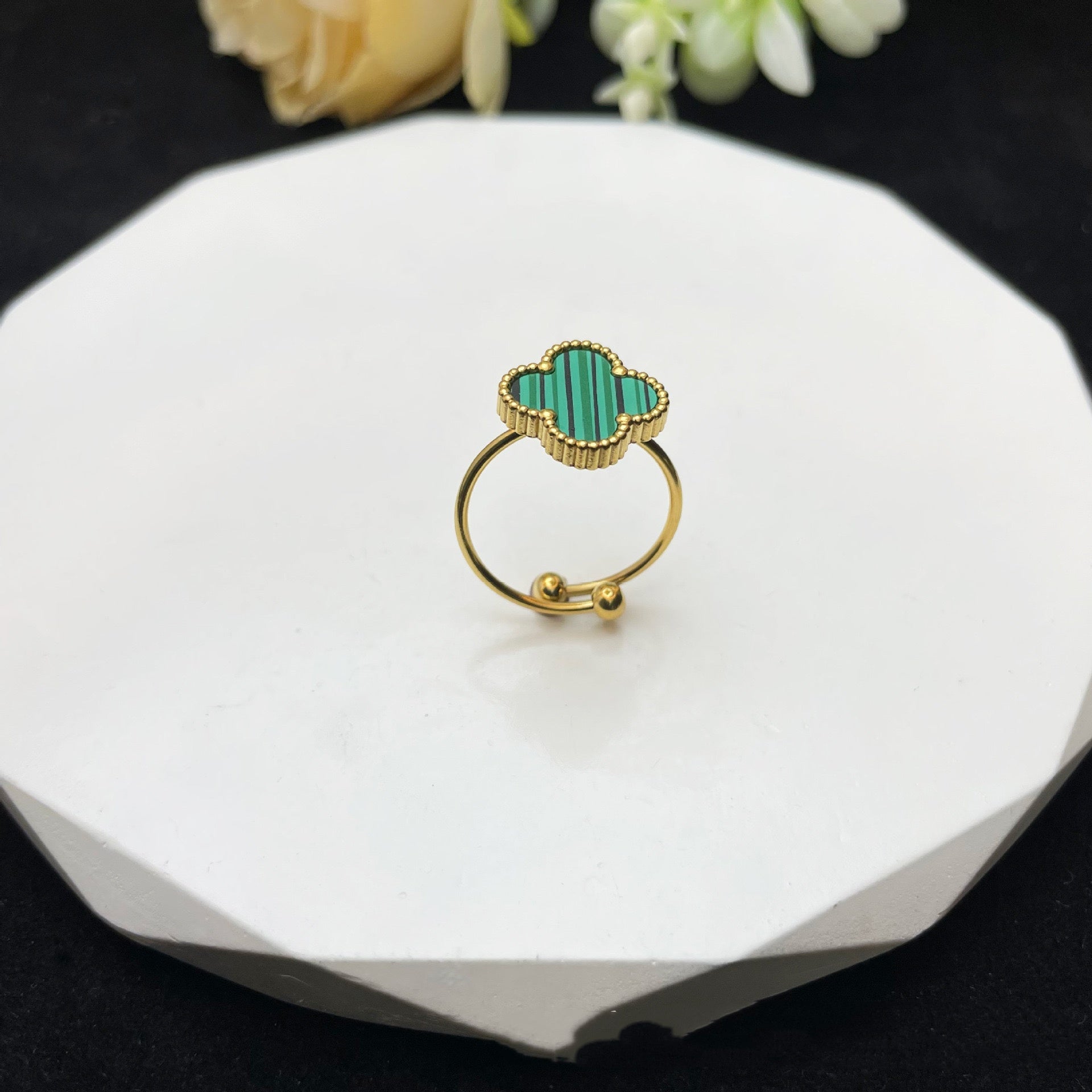 Emerald Clover Ring