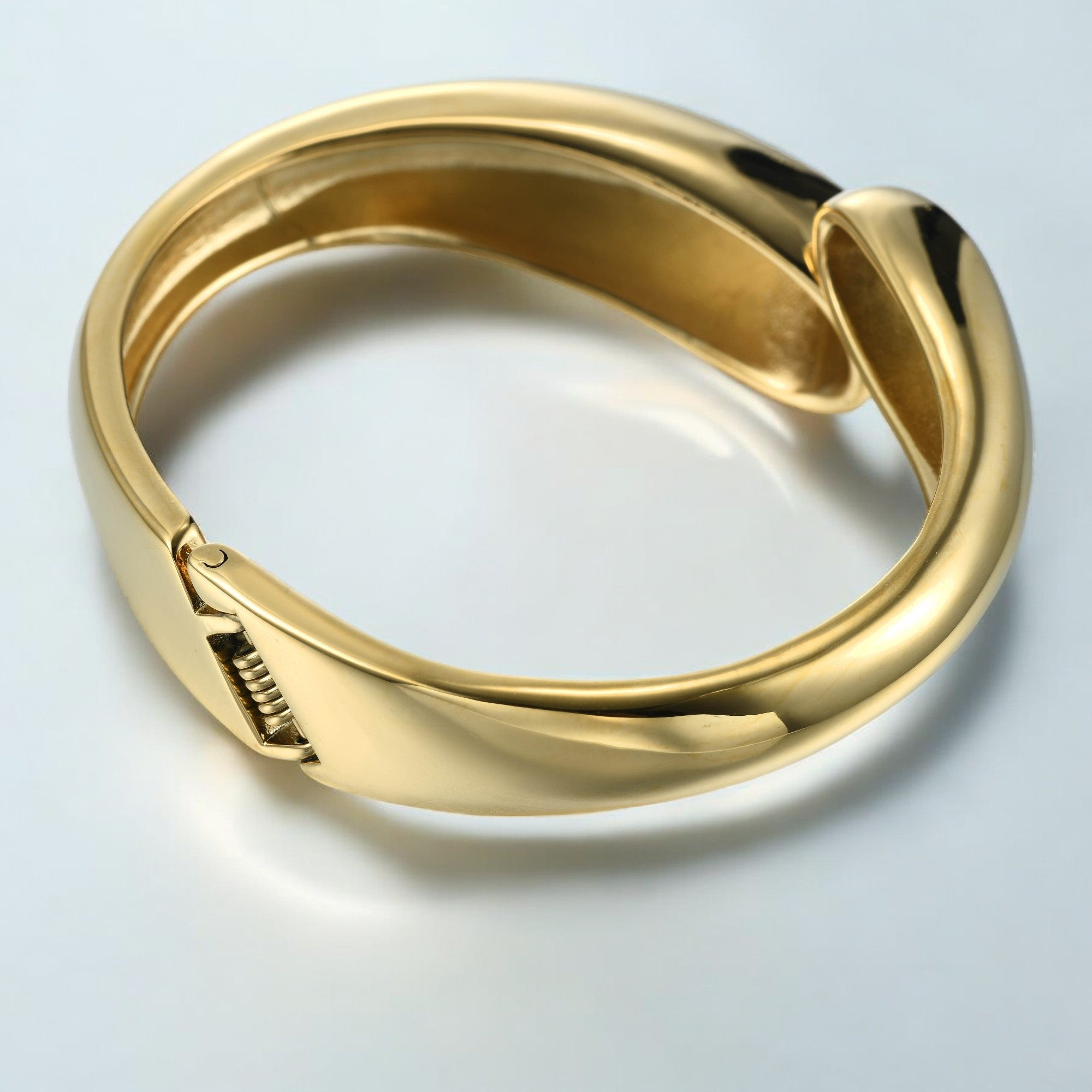 Chic Gilt Cuff