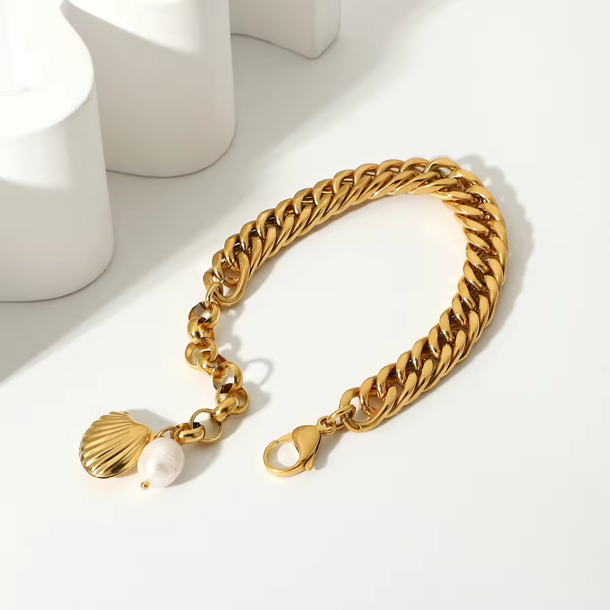Pearl Shell Splendour Gold Loose Bracelet