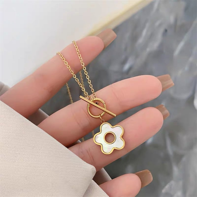 Mother of Pearl Bloom Necklace