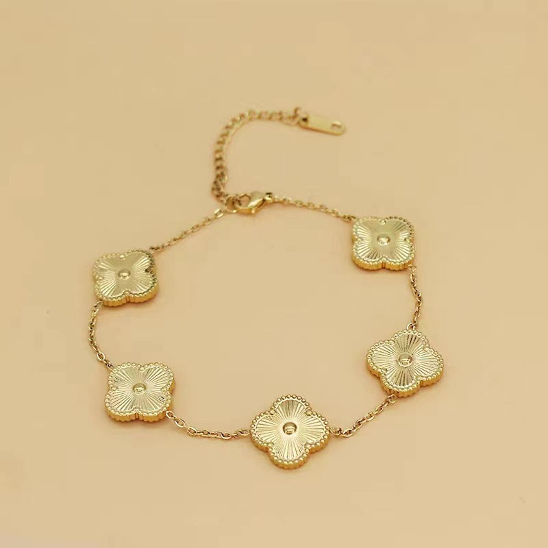 Golden Clover Loose Bracelet