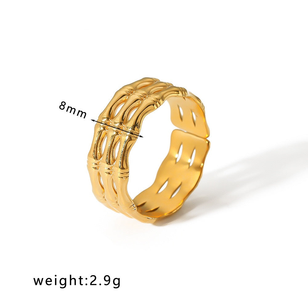 Radiant Loop Gold Ring