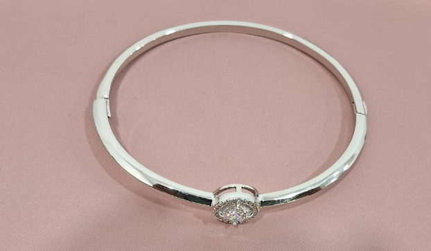 Round Diamond Solitaire Bangle - Silver 1