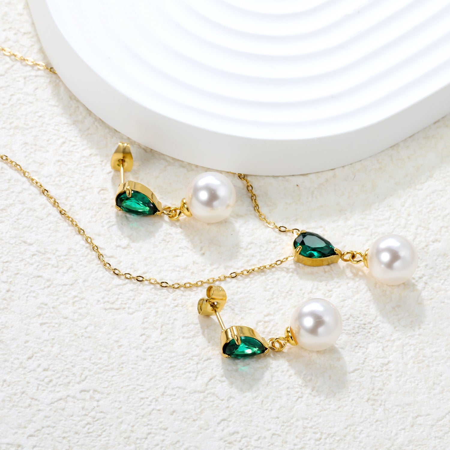 Green and Pearl Pendant Set