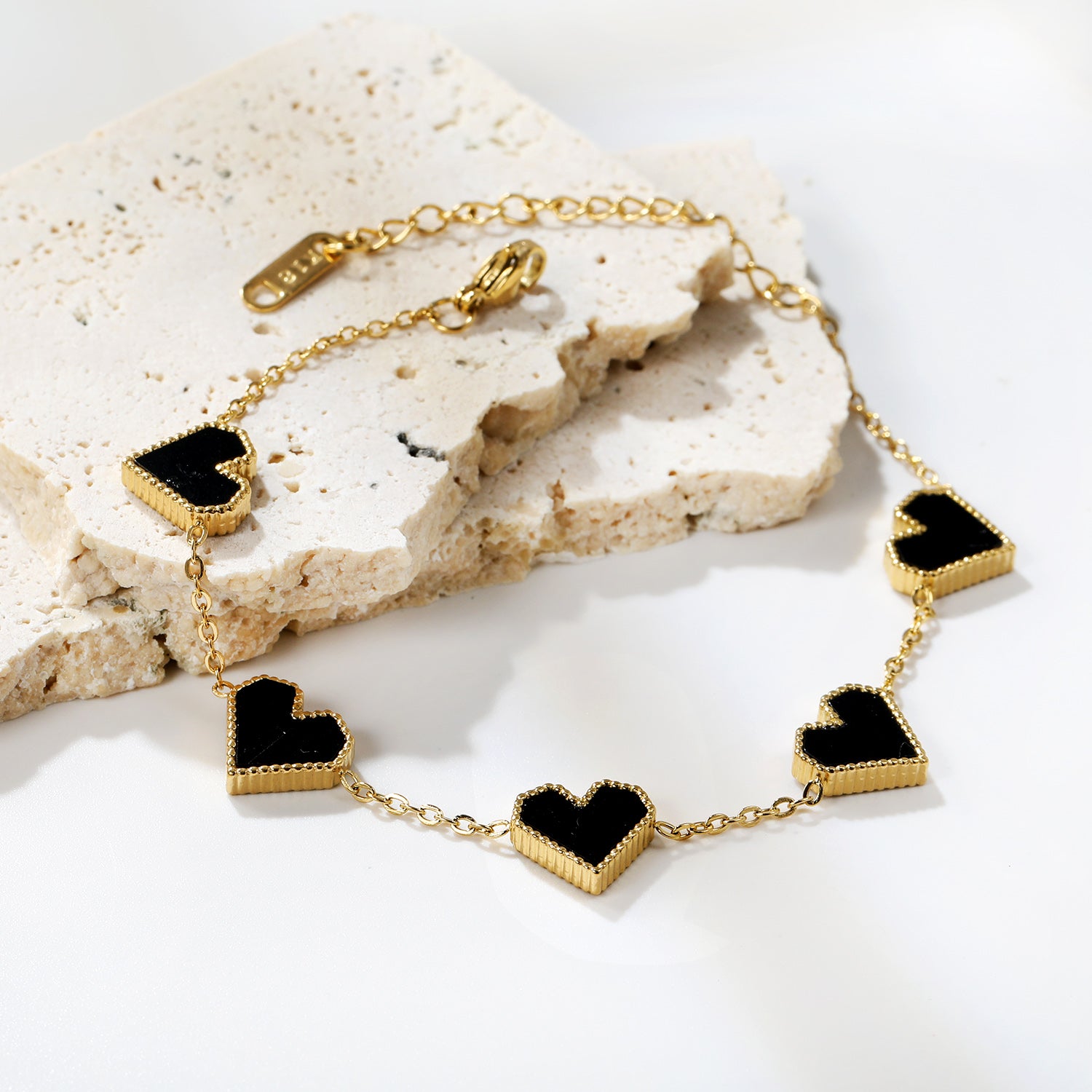 Black Heart Loose Bracelet