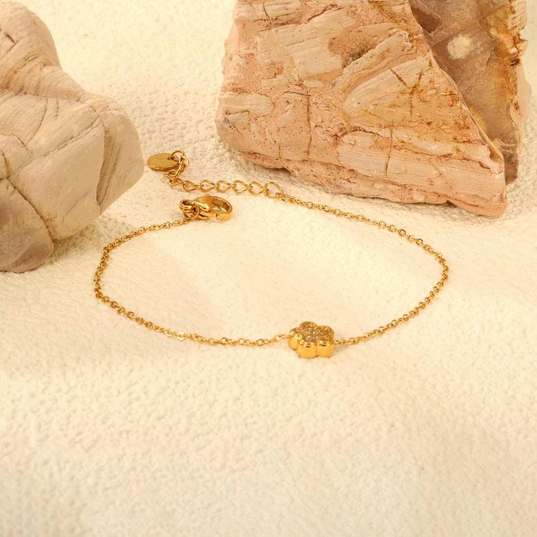 Gold Star Loose Bracelet