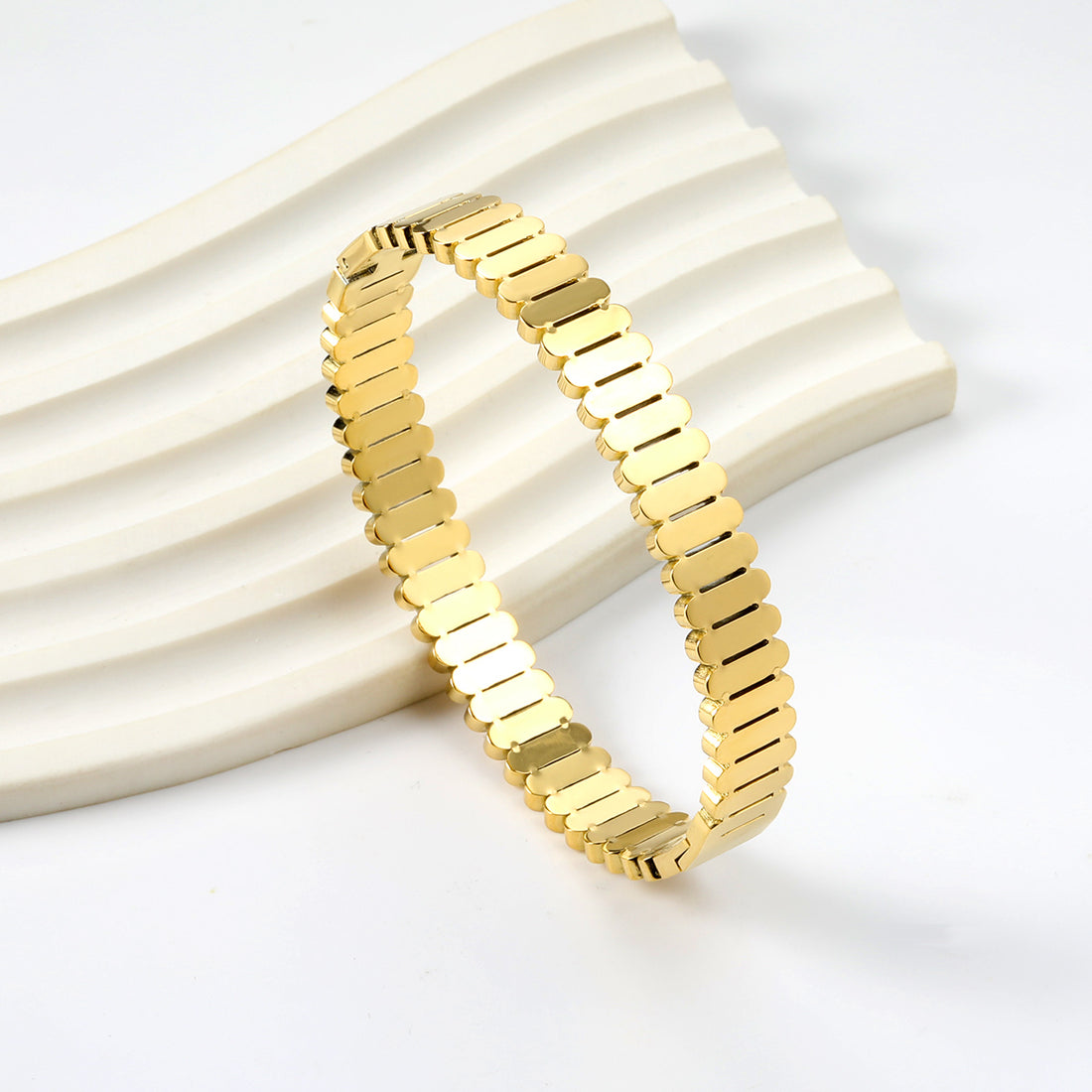 Ribbed Gold Bangle