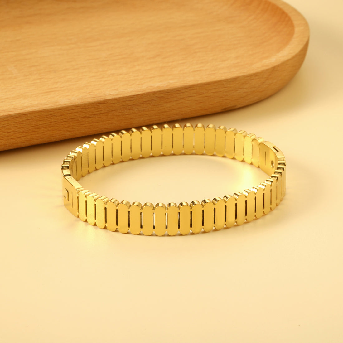 Ribbed Gold Bangle