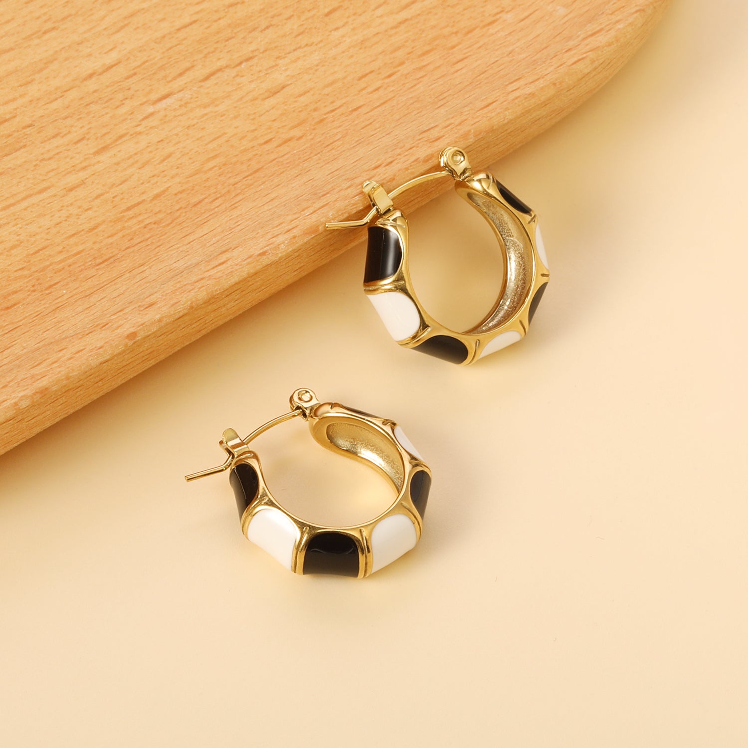 Black &amp; White Enamel Hoops