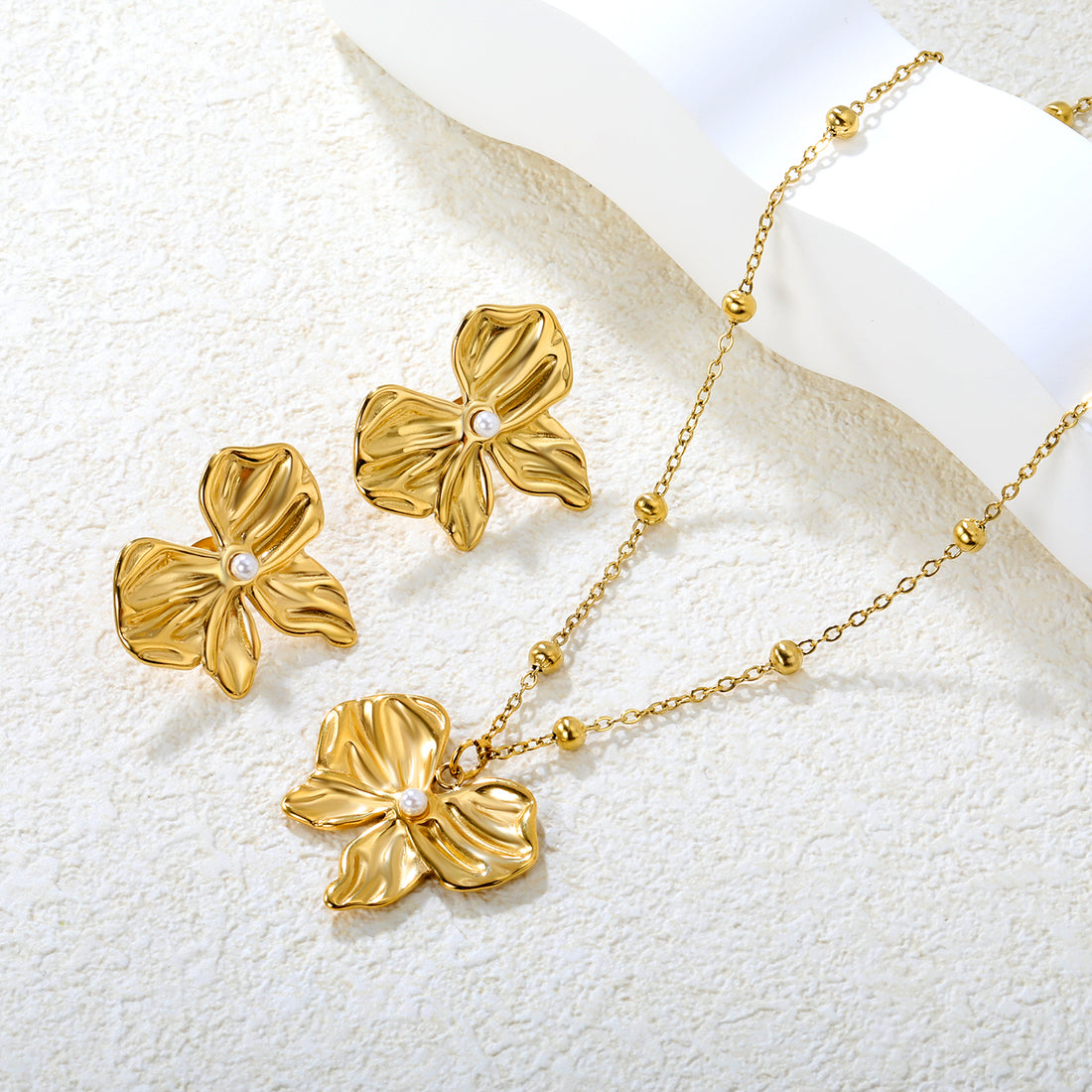 Pearl Bow Pendant Set