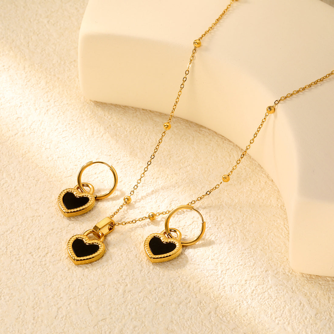 Black Heart Pendant Set