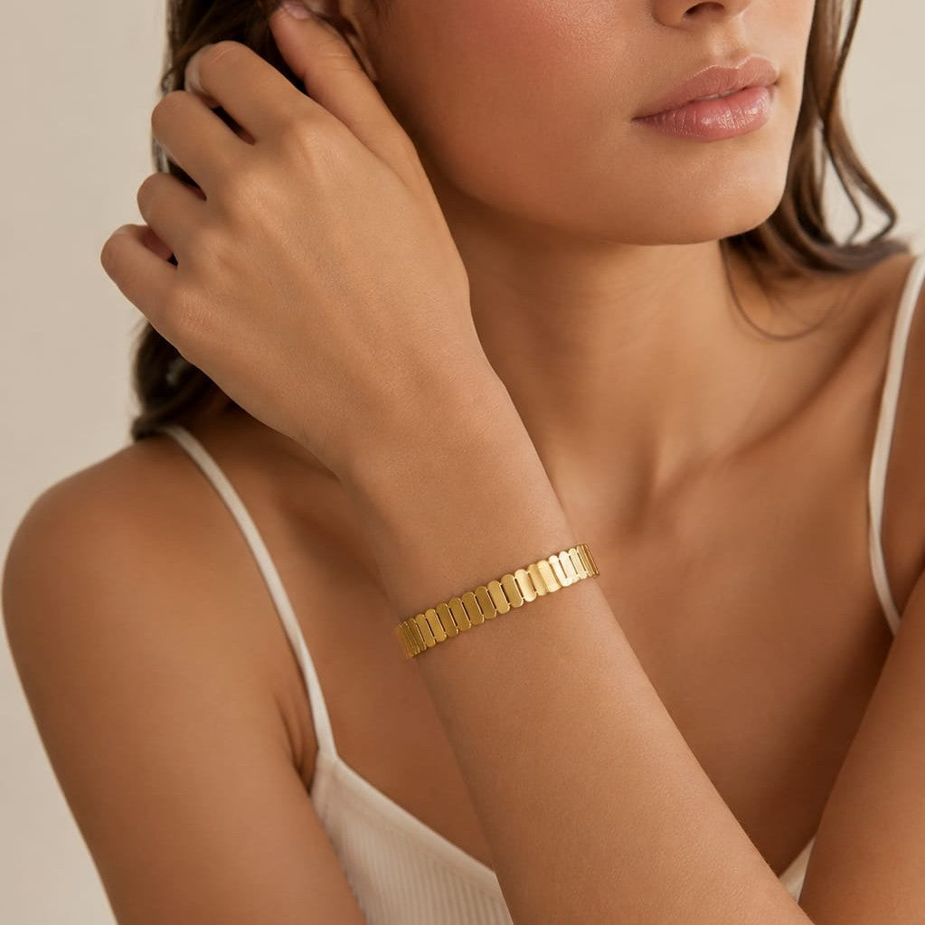 Ribbed Gold Bangle